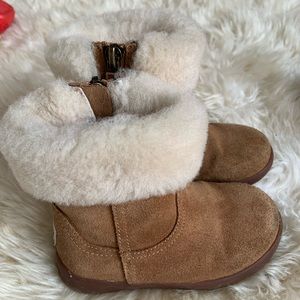 UGG toddler snow boots size 7